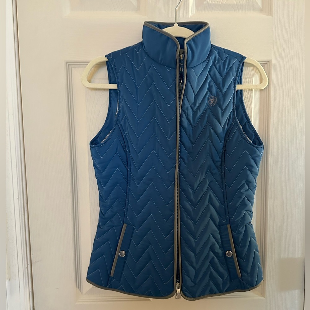 ✨ Worn once! Ariat Ladies Riding Vest
